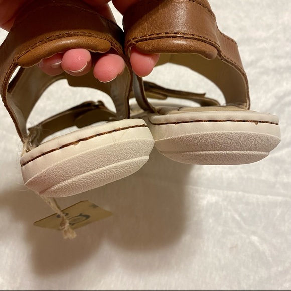 Born Women’s Lot Leather Sandals in Cognac - Picture 9 of 10